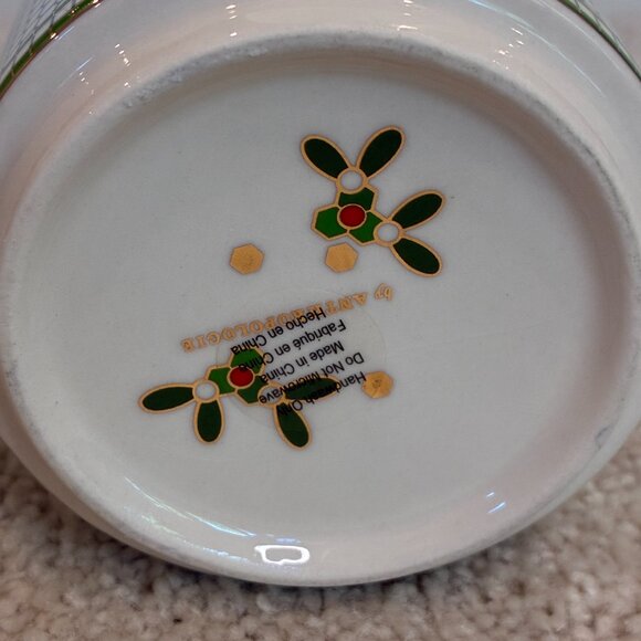 NWOT Christmas Mug Cup with Letter "N" - Picture 6 of 7